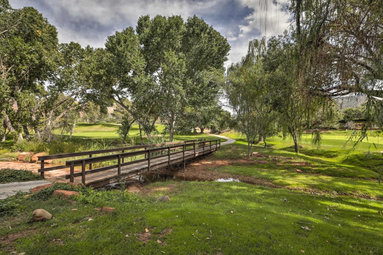 Holiday home With Golf Course View And Pool Access!