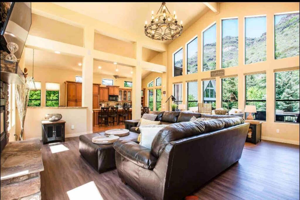 Luxury Oak Creek Canyon By Slide Rock Holiday home