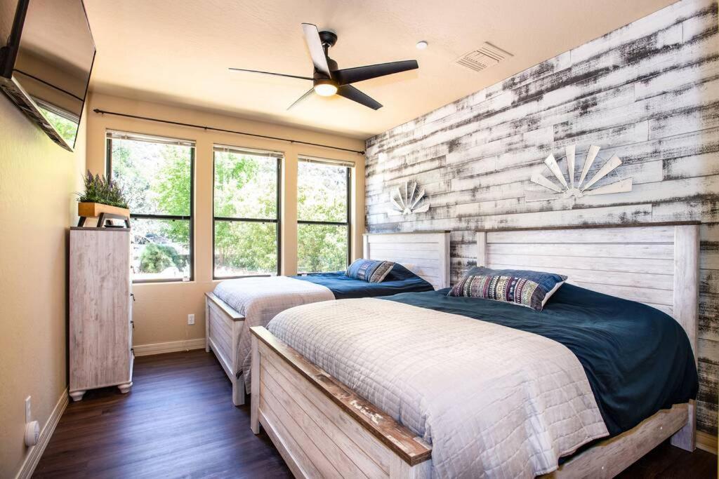 Luxury Oak Creek Canyon By Slide Rock Holiday home