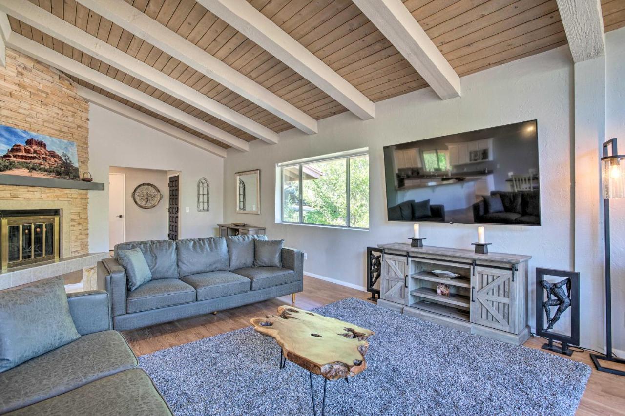Hideaway With Swim And Private Tavern! Holiday home *
