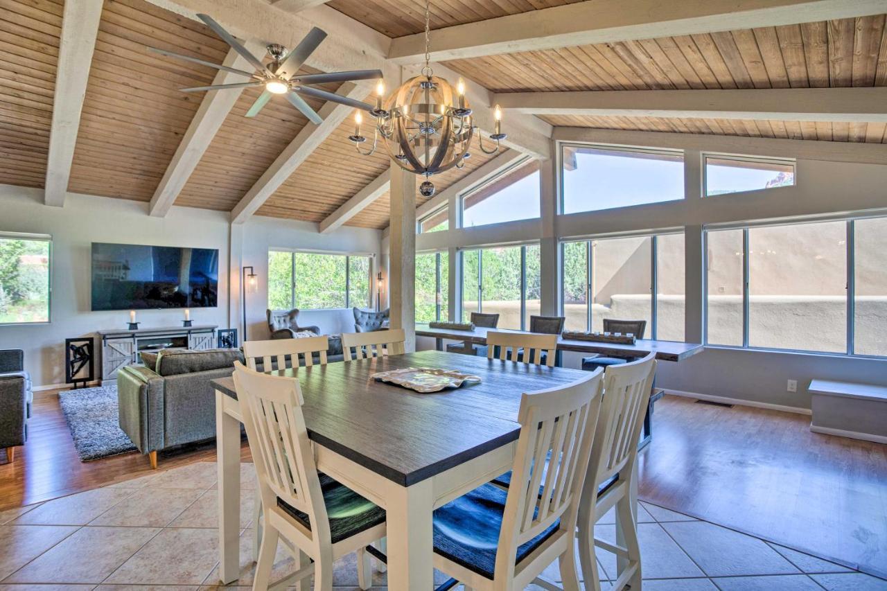 Hideaway With Swim And Private Tavern! Holiday home