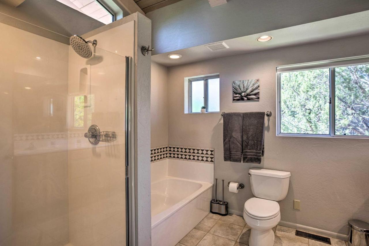 Holiday home Hideaway With Swim And Private Tavern! *
