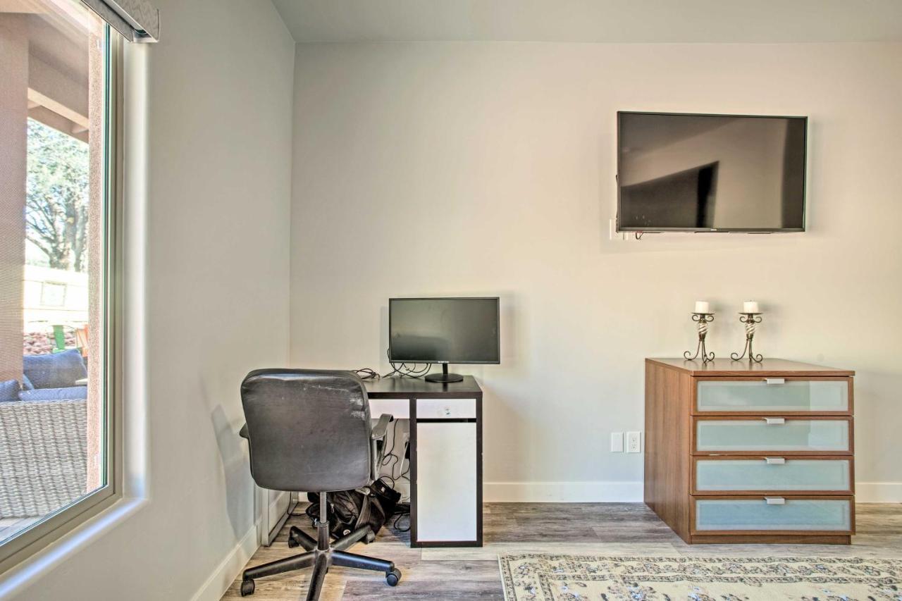Tranquil With Fireplace And Hot Tub! Holiday home Sedona