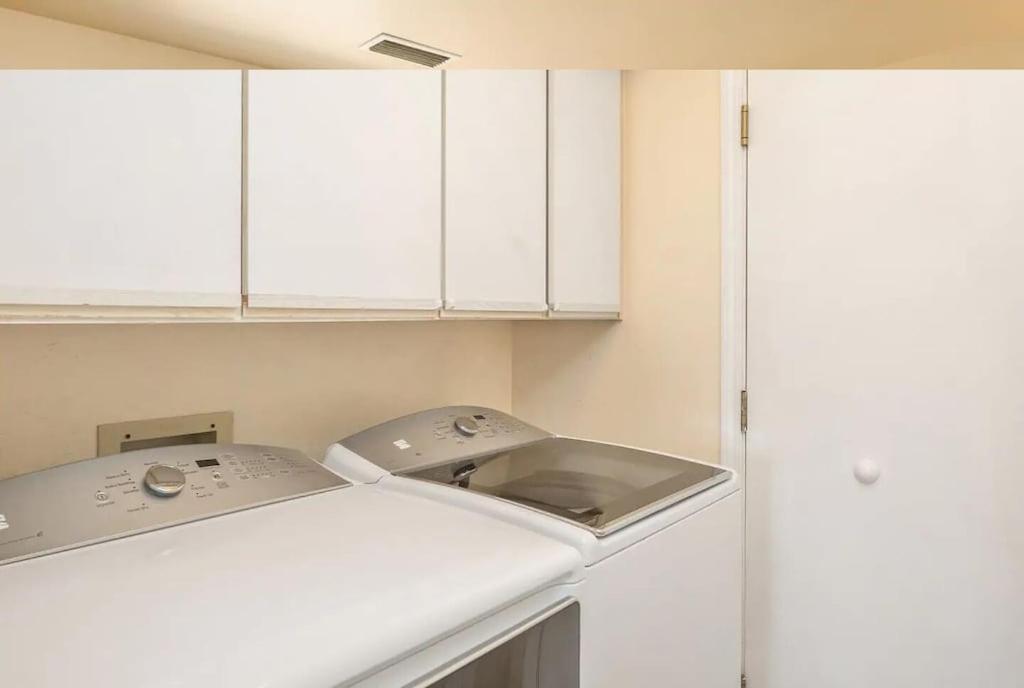 Spacious & Beautiful With Double Decks In Chapel Area