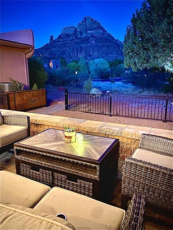 Beautiful Near Chapel Of The Holy Cross Holiday home *