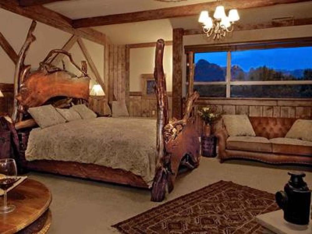 Adobe Grand 4*