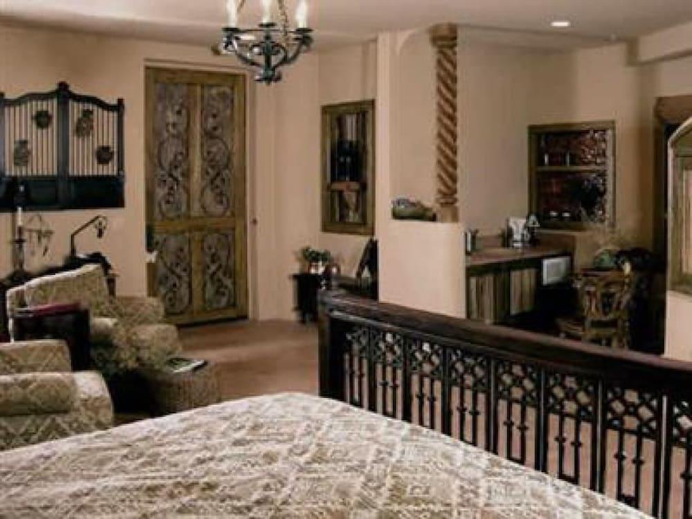 Hotel Adobe Grand 4*