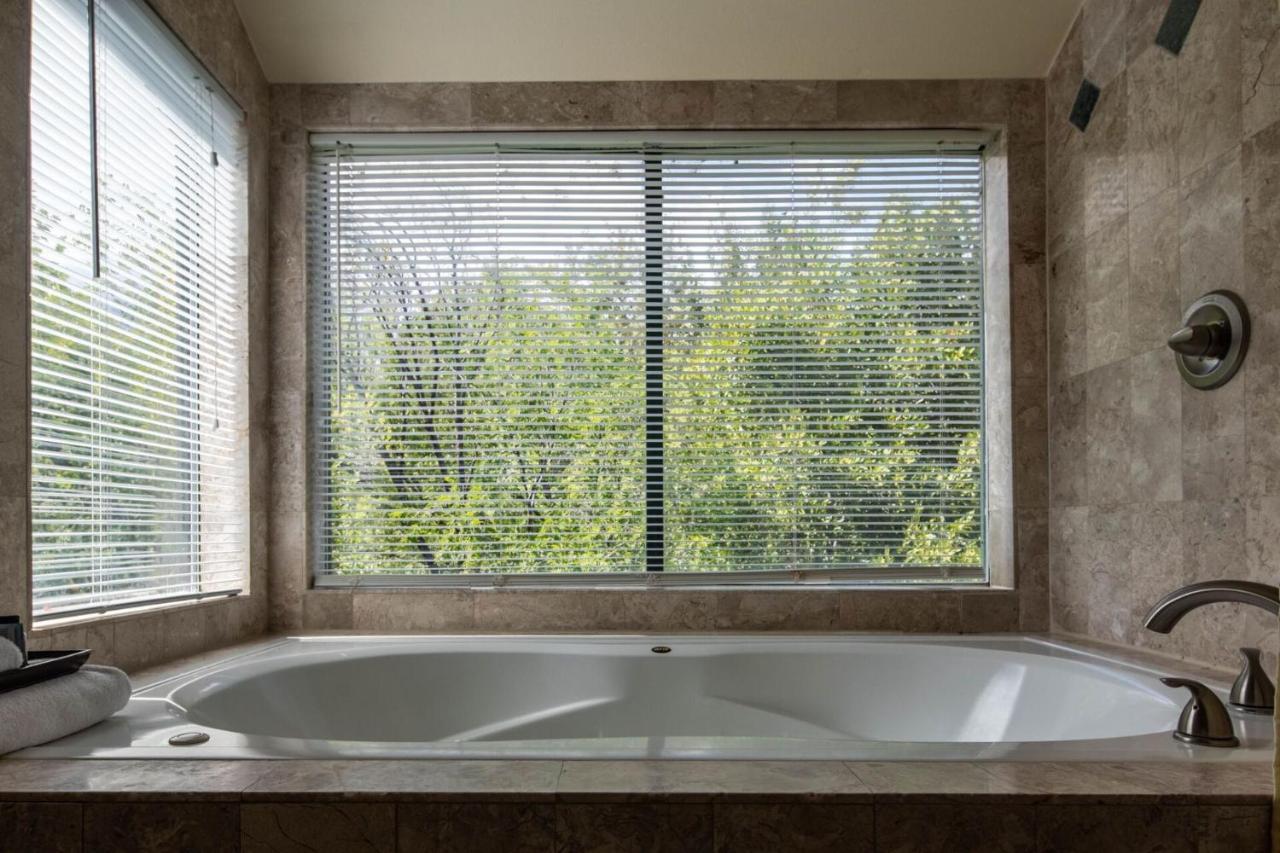 Inn Above Oak Creek 3*