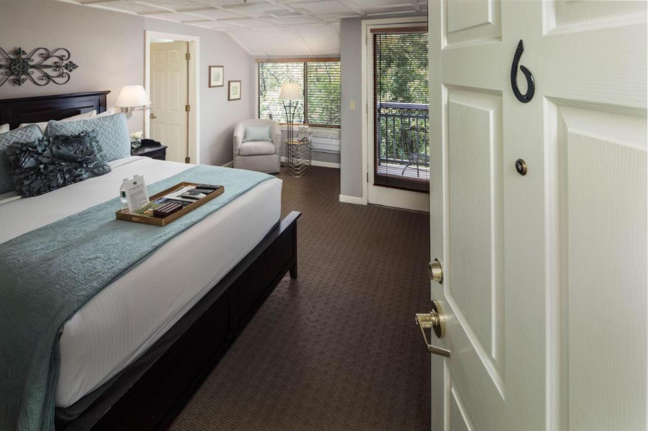 Above Oak Creek Inn 3*