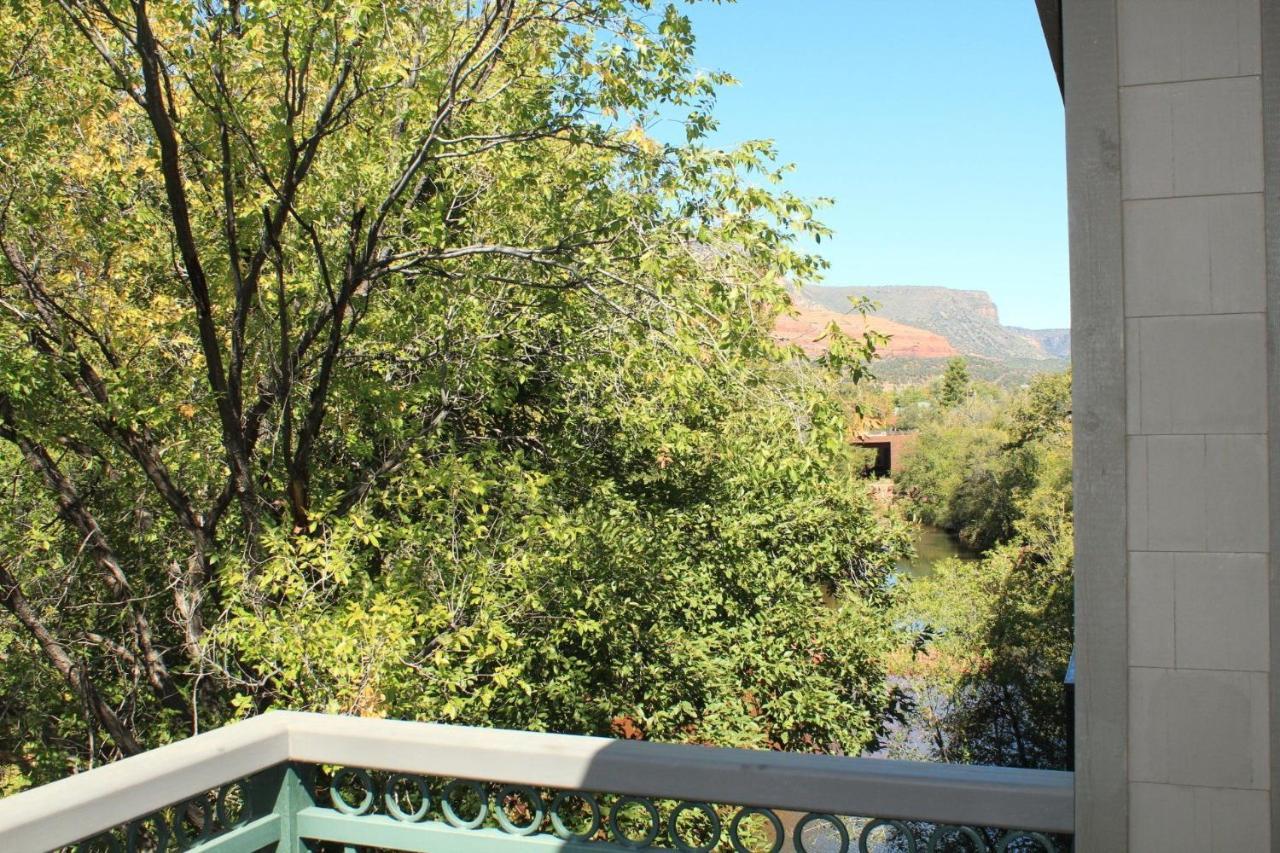 Above Oak Creek Inn