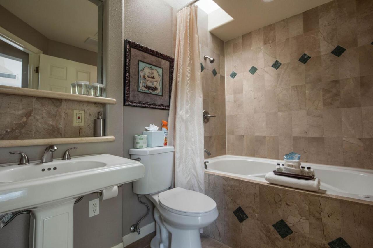Inn Above Oak Creek 3*