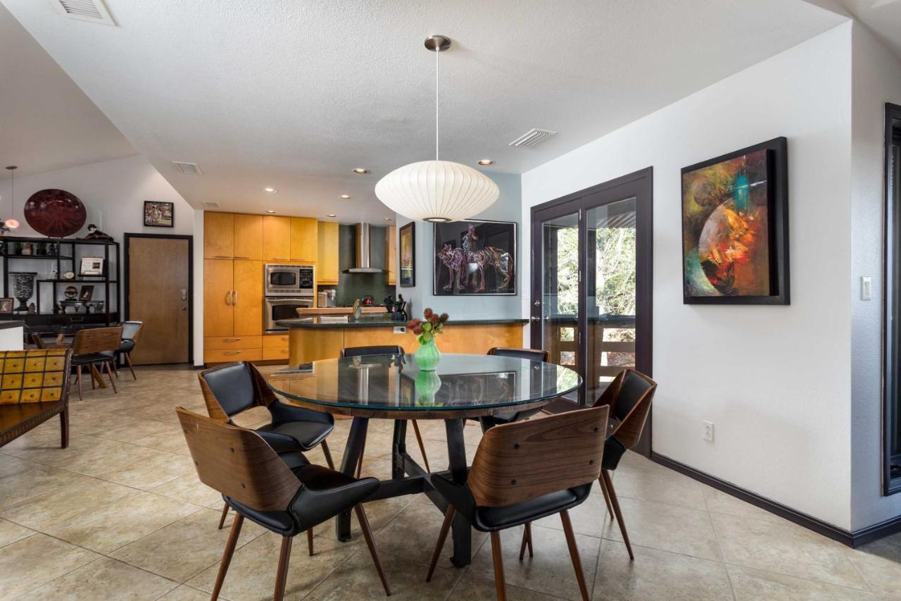 Sleek Abode With Hot Tub And Outdoor Hangout! *