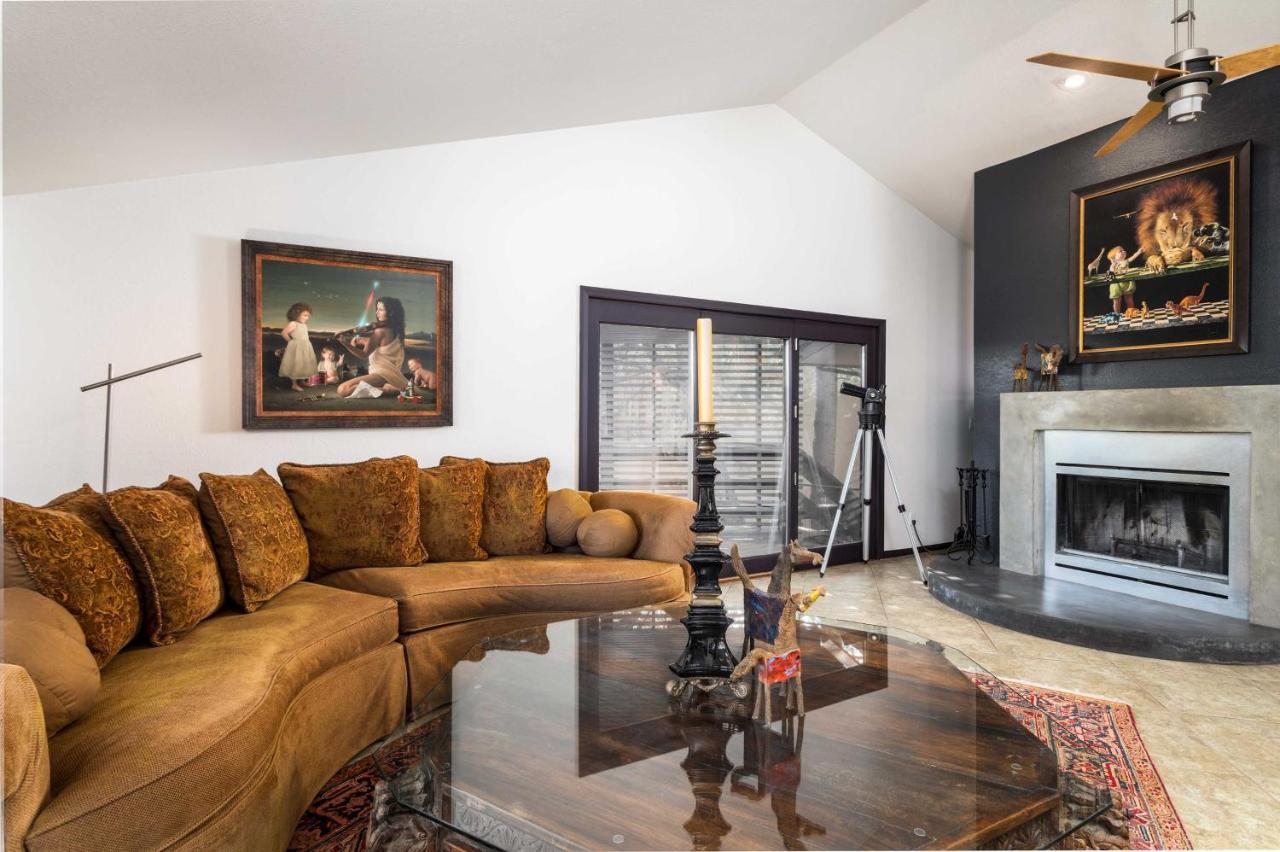 Sleek Abode With Hot Tub And Outdoor Hangout! Holiday home *