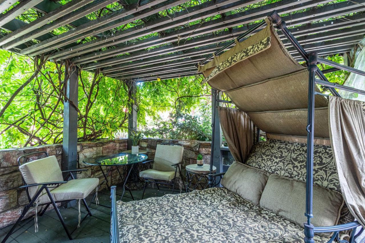 Sleek Abode With Hot Tub And Outdoor Hangout! Sedona