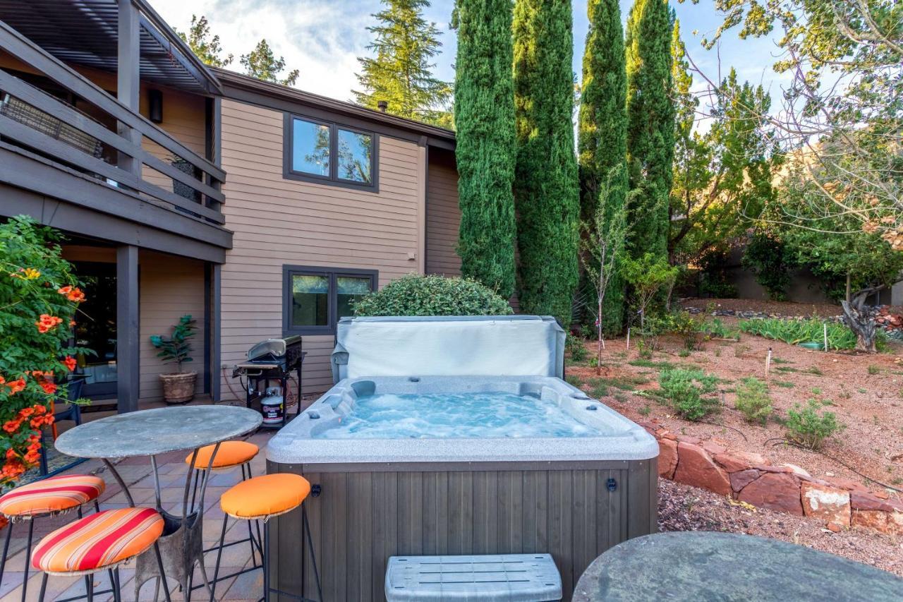 Sleek Abode With Hot Tub And Outdoor Hangout!