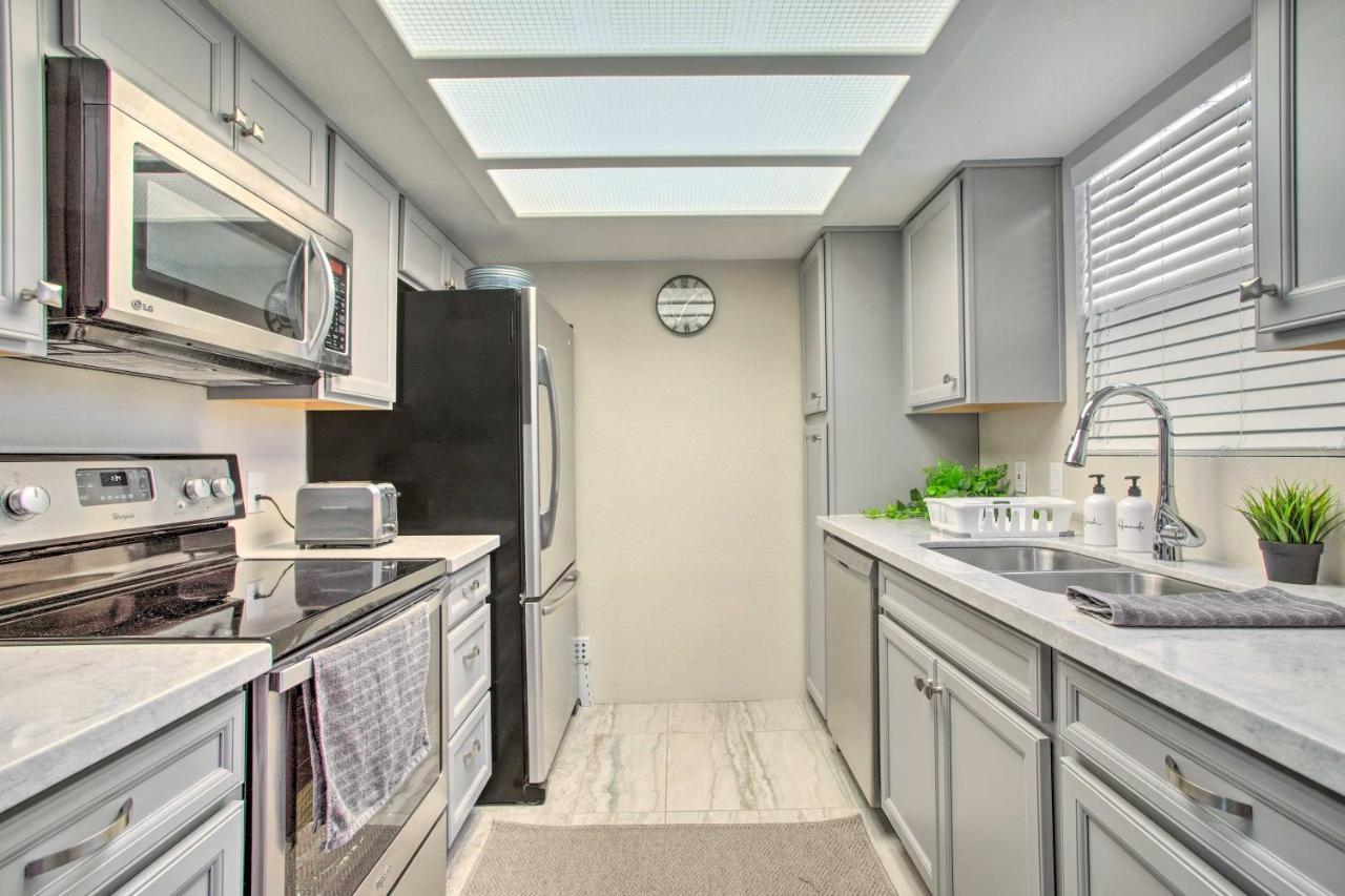 Apartment Bright Resort-style Amenities!