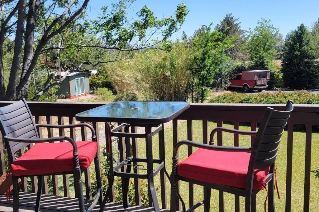 3 Bedroom With Stunning Red Rock Views! Walk To Trails! Holiday home Sedona