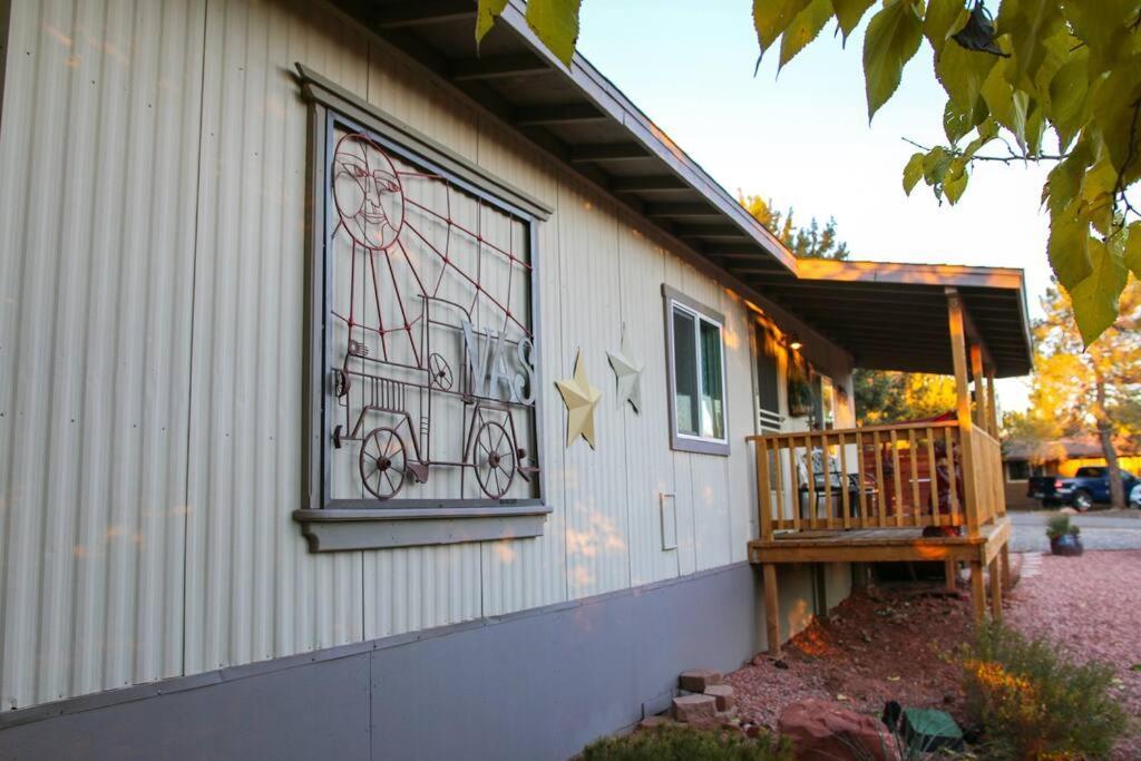 Holiday home Serene 2 Bedroom! Walk To Trails! Red Rock Mountain Views! Sedona