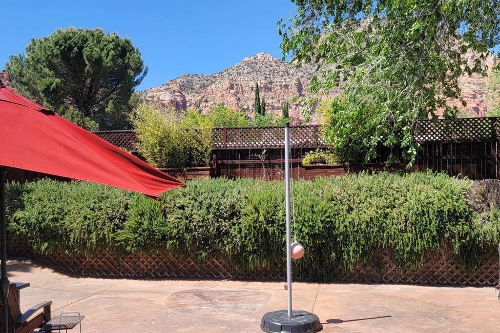 Holiday home 3 Bedroom With Stunning Red Rock Views! Walk To Trails!