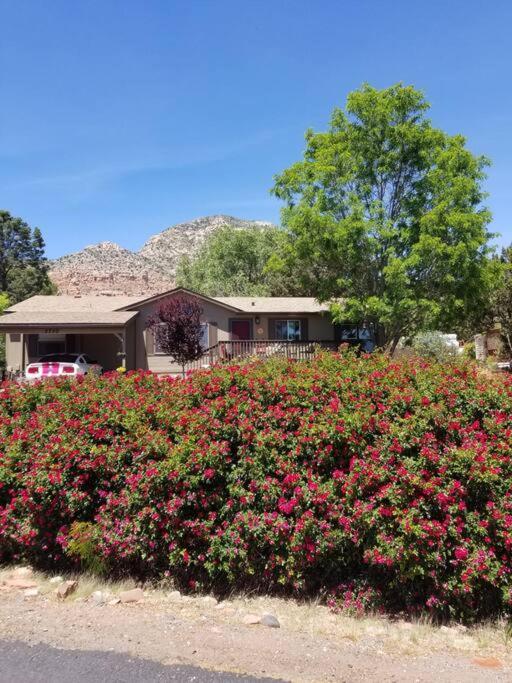 Holiday home 3 Bedroom With Stunning Red Rock Views! Walk To Trails!