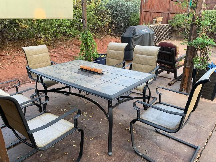 Holiday home 3 Bedroom With Stunning Red Rock Views! Walk To Trails!