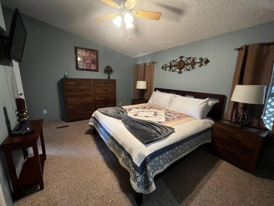 3 Bedroom With Stunning Red Rock Views! Walk To Trails! Sedona