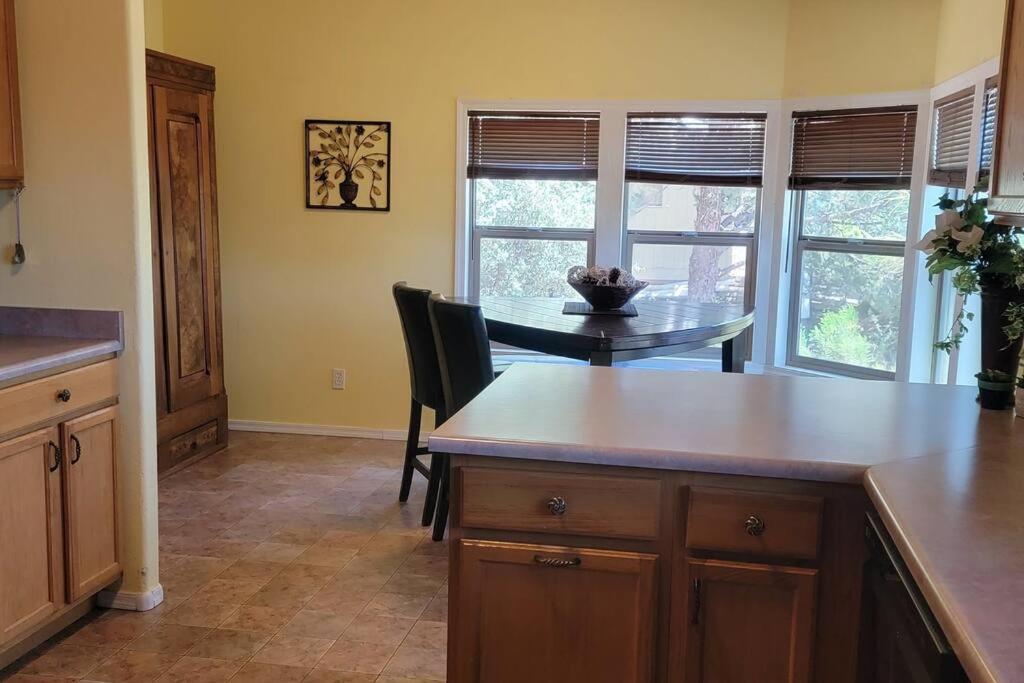 Holiday home 3 Bedroom With Stunning Red Rock Views! Walk To Trails! Sedona
