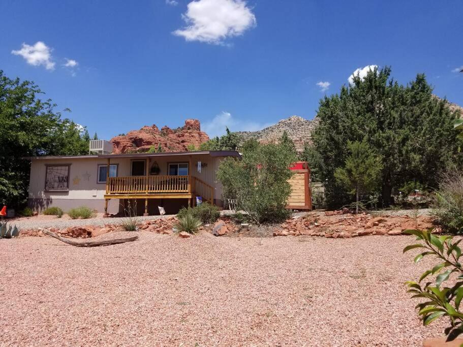 Serene 2 Bedroom! Walk To Trails! Red Rock Mountain Views! *