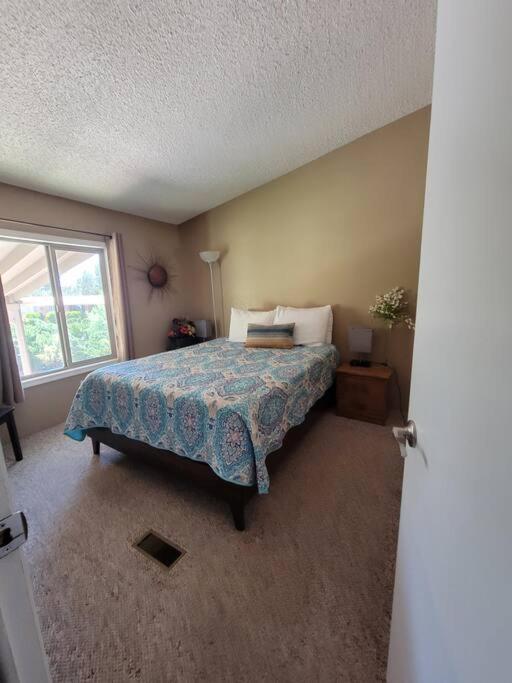 Holiday home 3 Bedroom With Stunning Red Rock Views! Walk To Trails! *