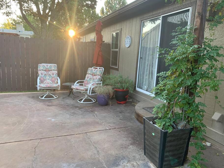 3 Bedroom With Stunning Red Rock Views! Walk To Trails! * Sedona