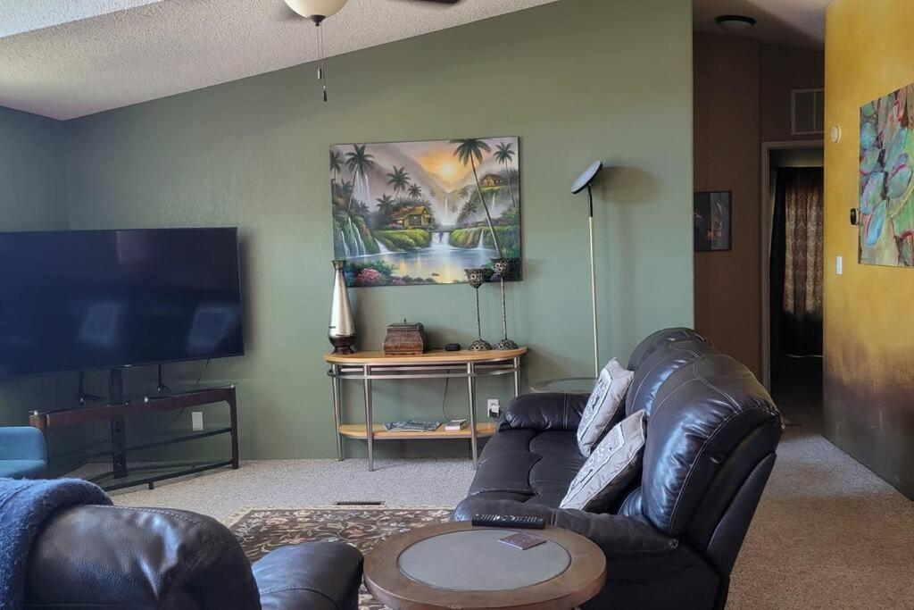 Holiday home 3 Bedroom With Stunning Red Rock Views! Walk To Trails! Sedona