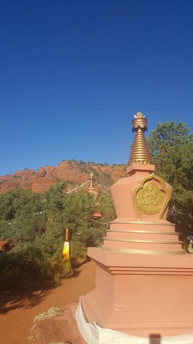 Serene 2 Bedroom! Walk To Trails! Red Rock Mountain Views! Sedona