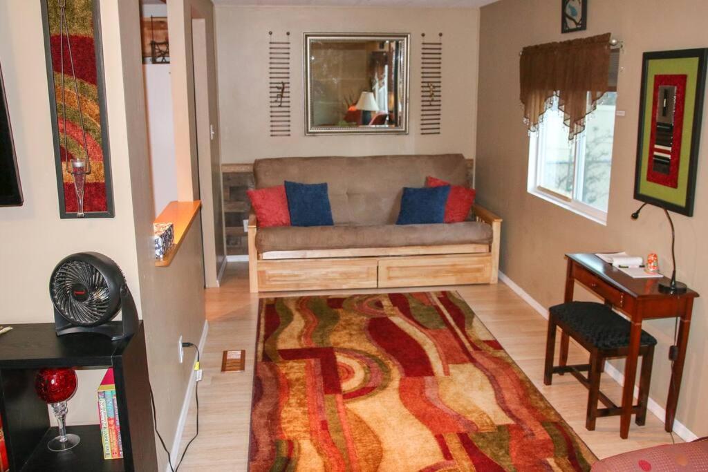Holiday home Serene 2 Bedroom! Walk To Trails! Red Rock Mountain Views!