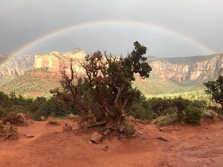 Holiday home Serene 2 Bedroom! Walk To Trails! Red Rock Mountain Views! Sedona