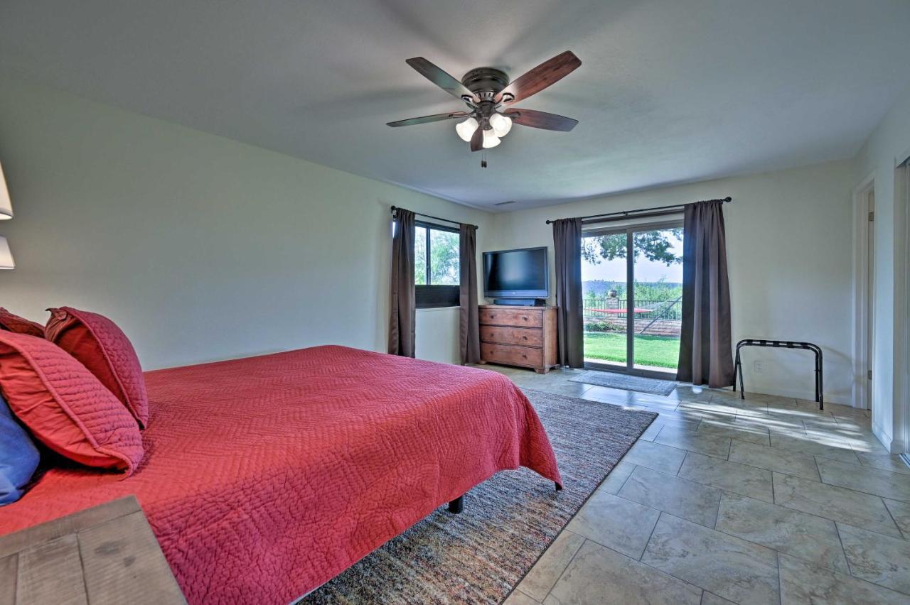 Peaceful Red Rock Views And Patio!