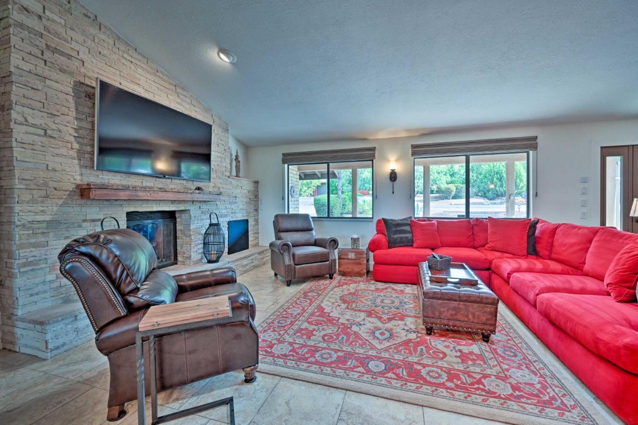 Holiday home Peaceful Red Rock Views And Patio!
