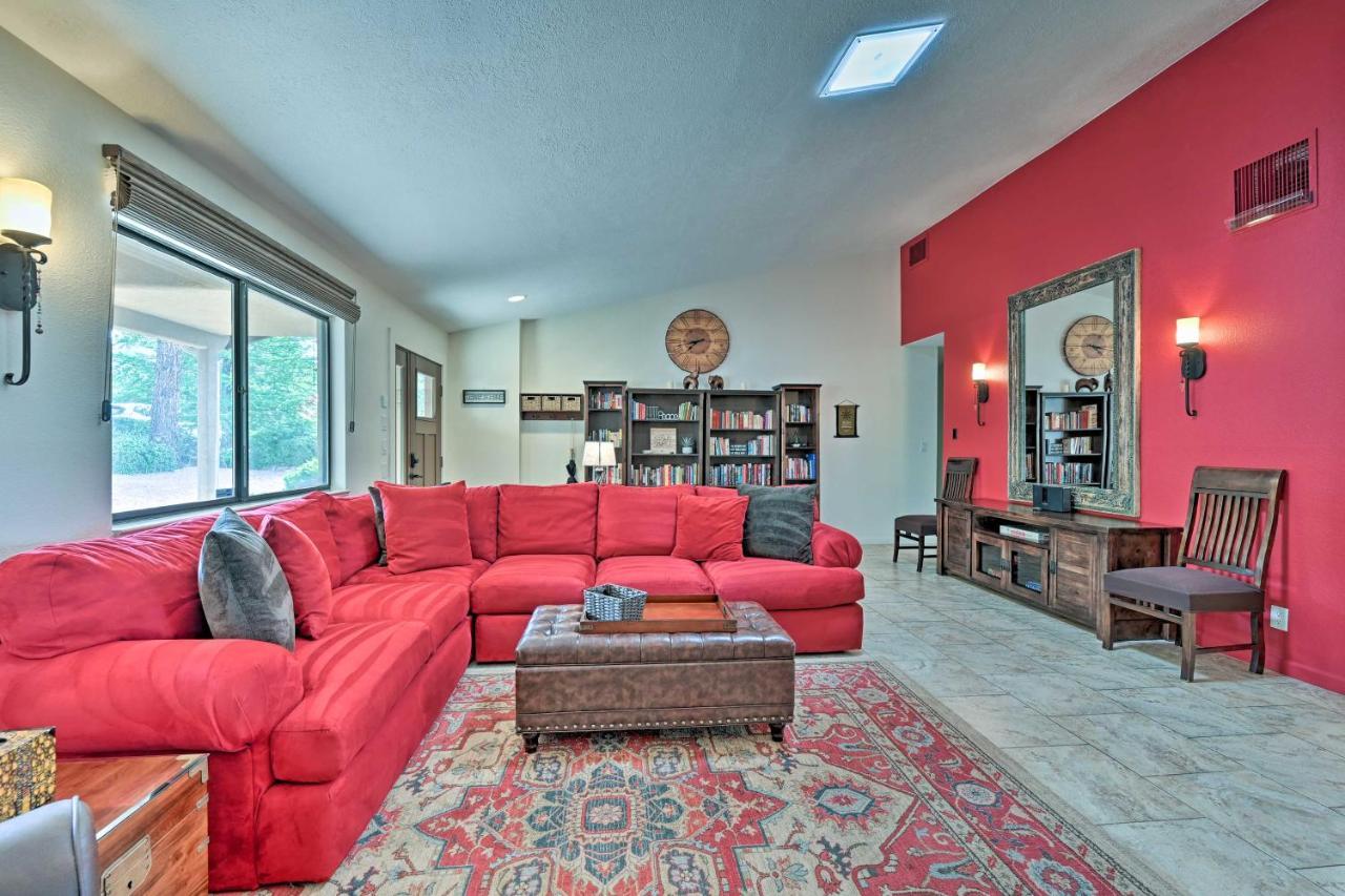 Holiday home Peaceful Red Rock Views And Patio!