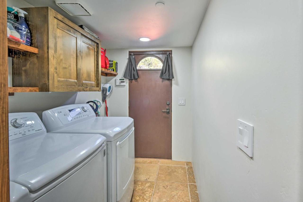 Stunning With Red Rock Views And Fire Pit! Holiday home *