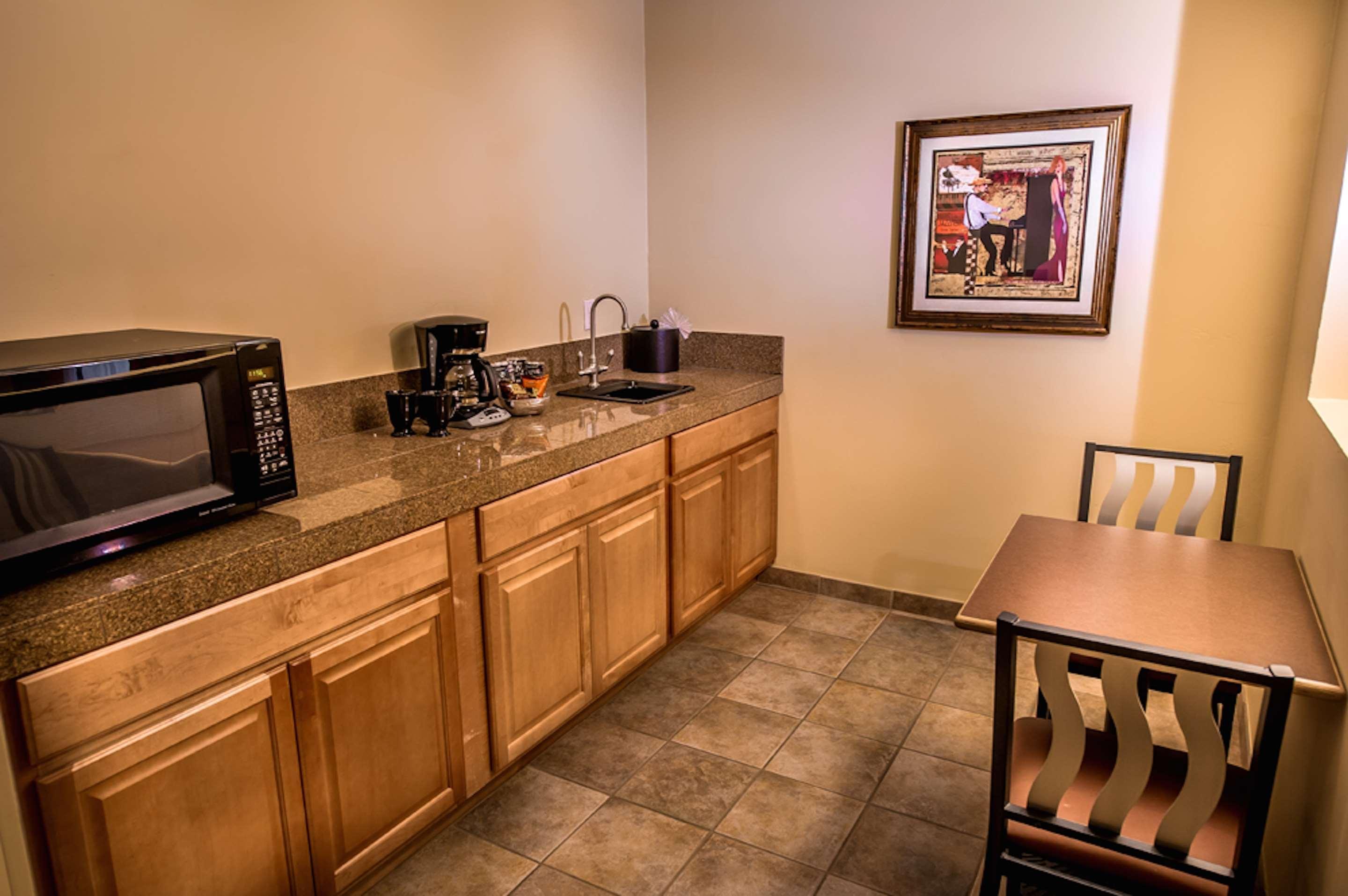 Western Arroyo Roble & Creekside Hotel 3*
