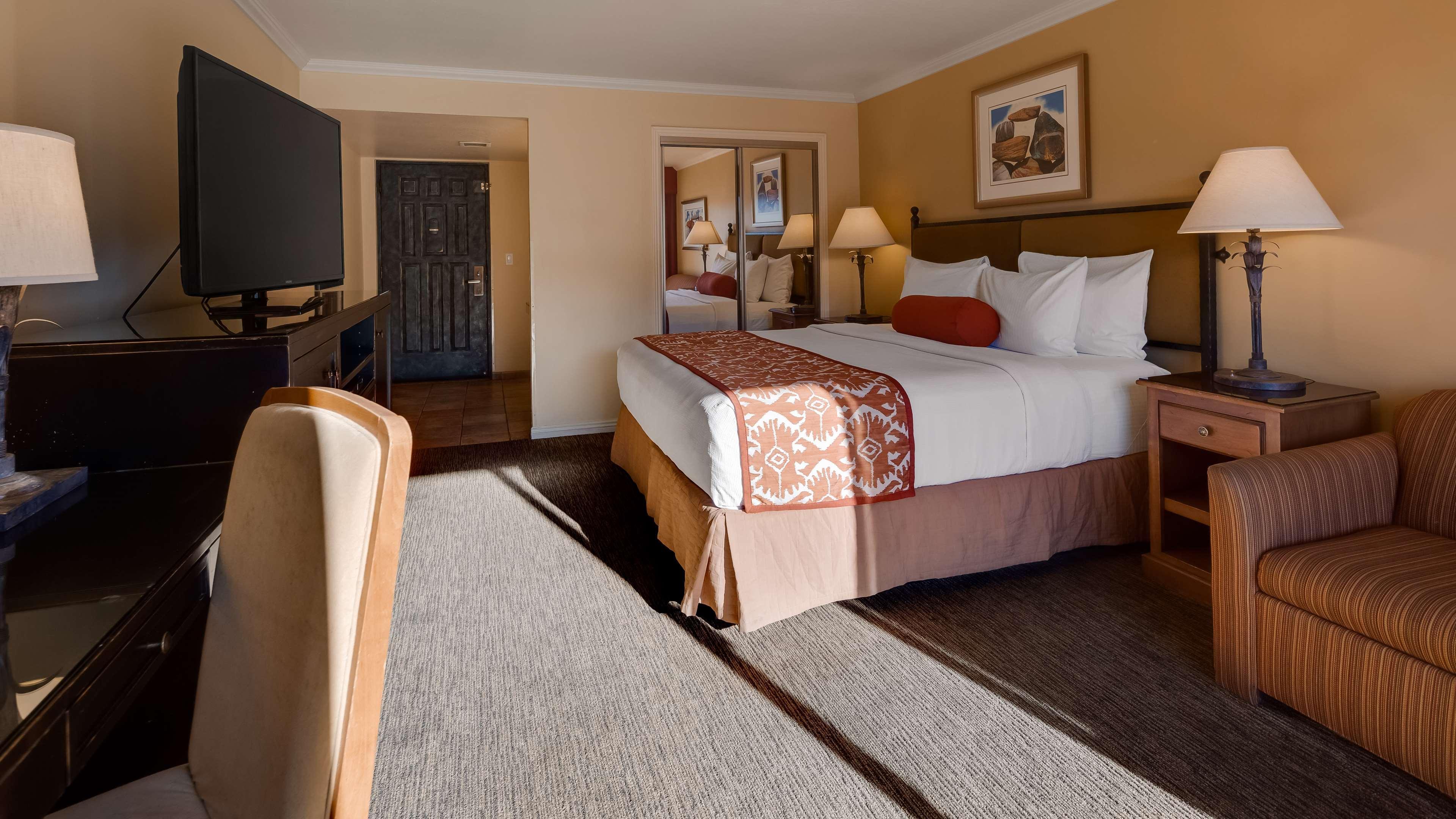 Hotel Western Arroyo Roble & Creekside 3*