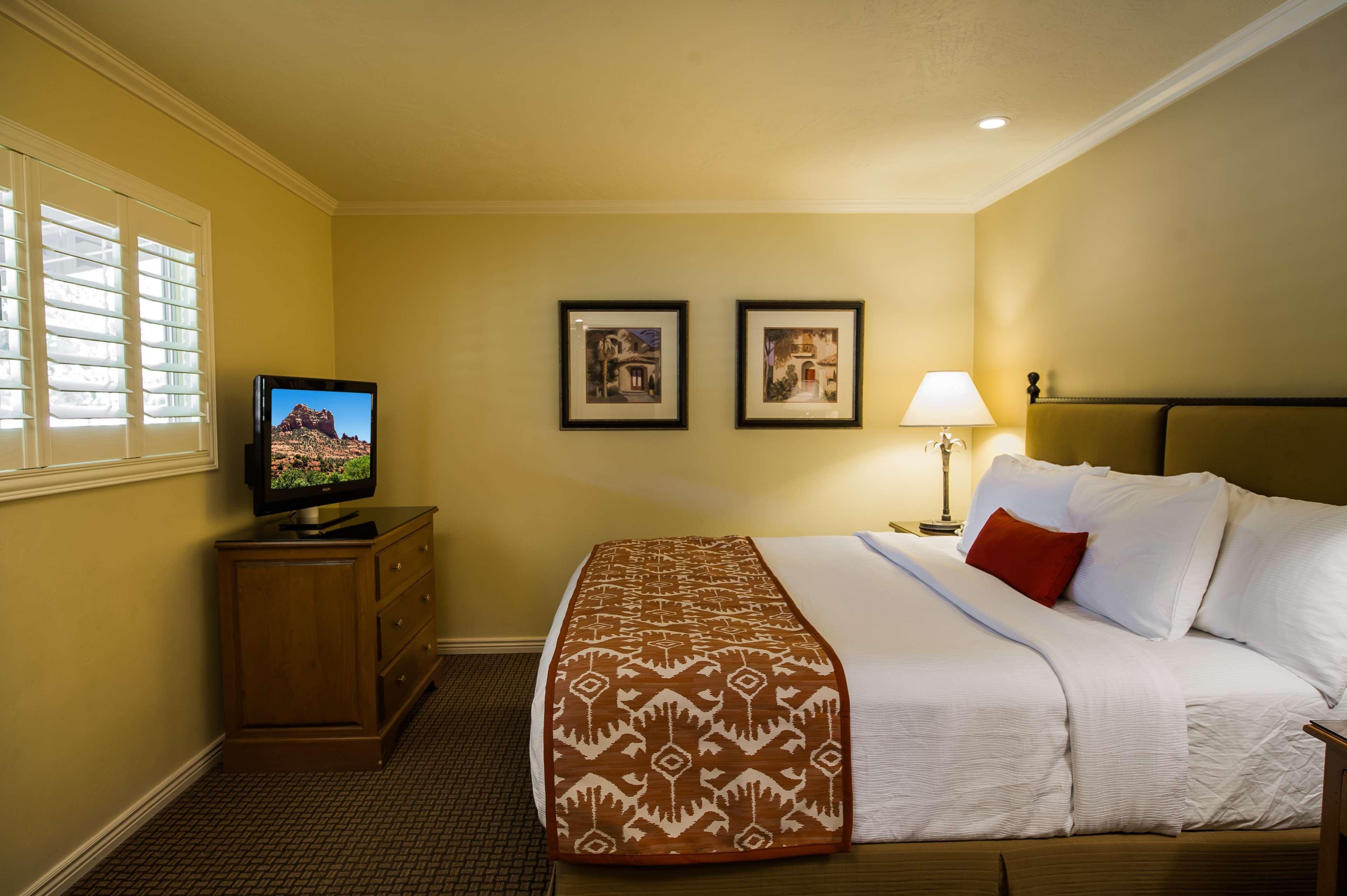 Western Arroyo Roble & Creekside Hotel