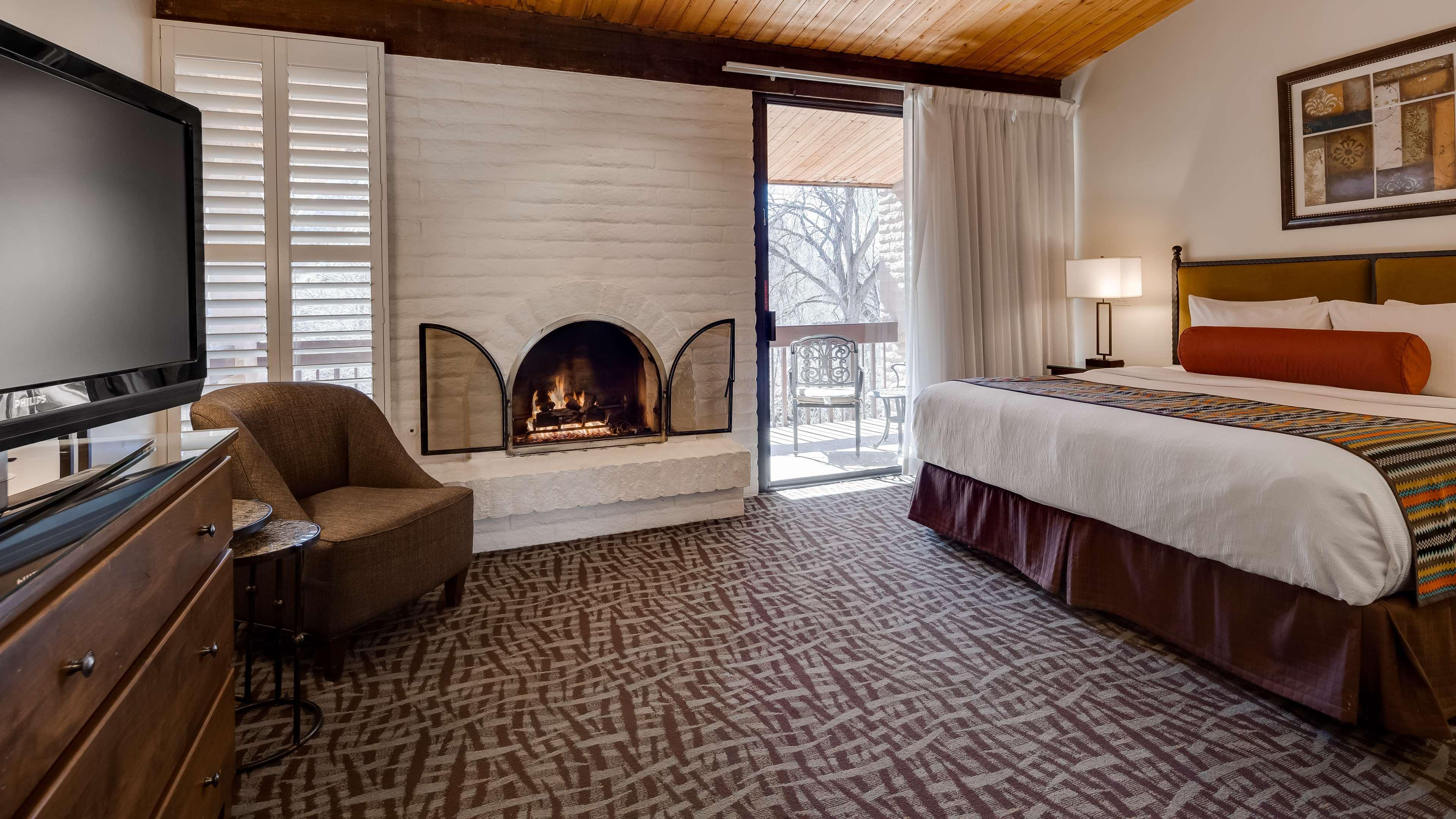 Hotel Western Arroyo Roble & Creekside 3*