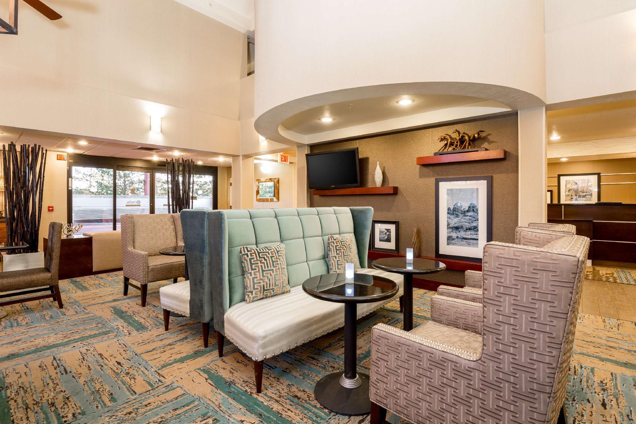Hotel Hampton 3*