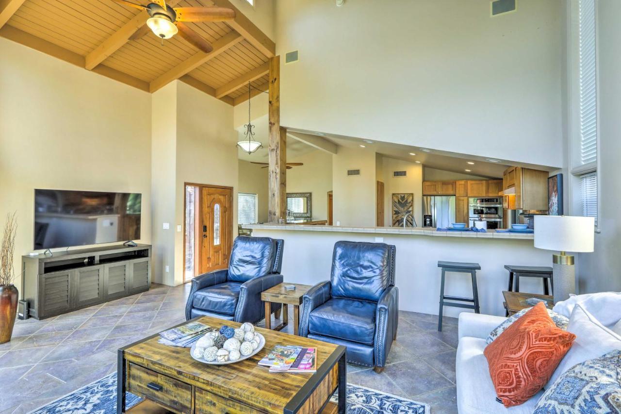 Bright With Deck And Mountain Views!