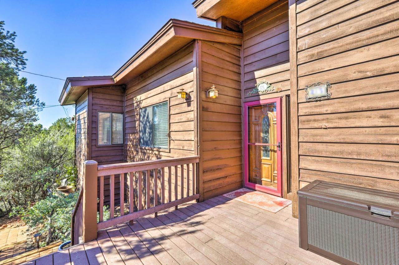 Bright With Deck And Mountain Views! *