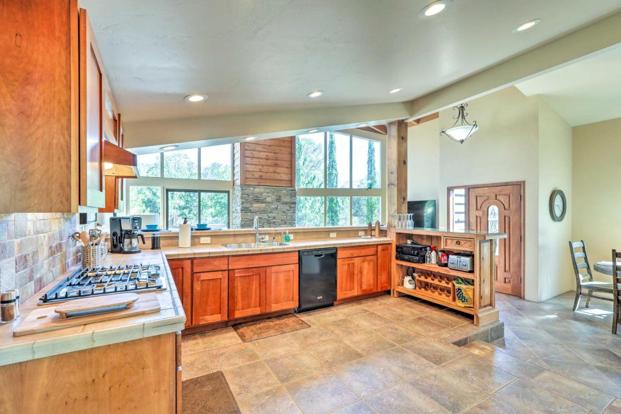 Holiday home Bright With Deck And Mountain Views! Sedona