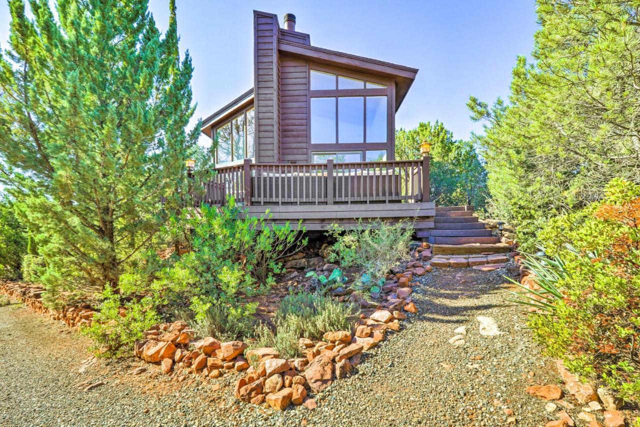 Holiday home Bright With Deck And Mountain Views!