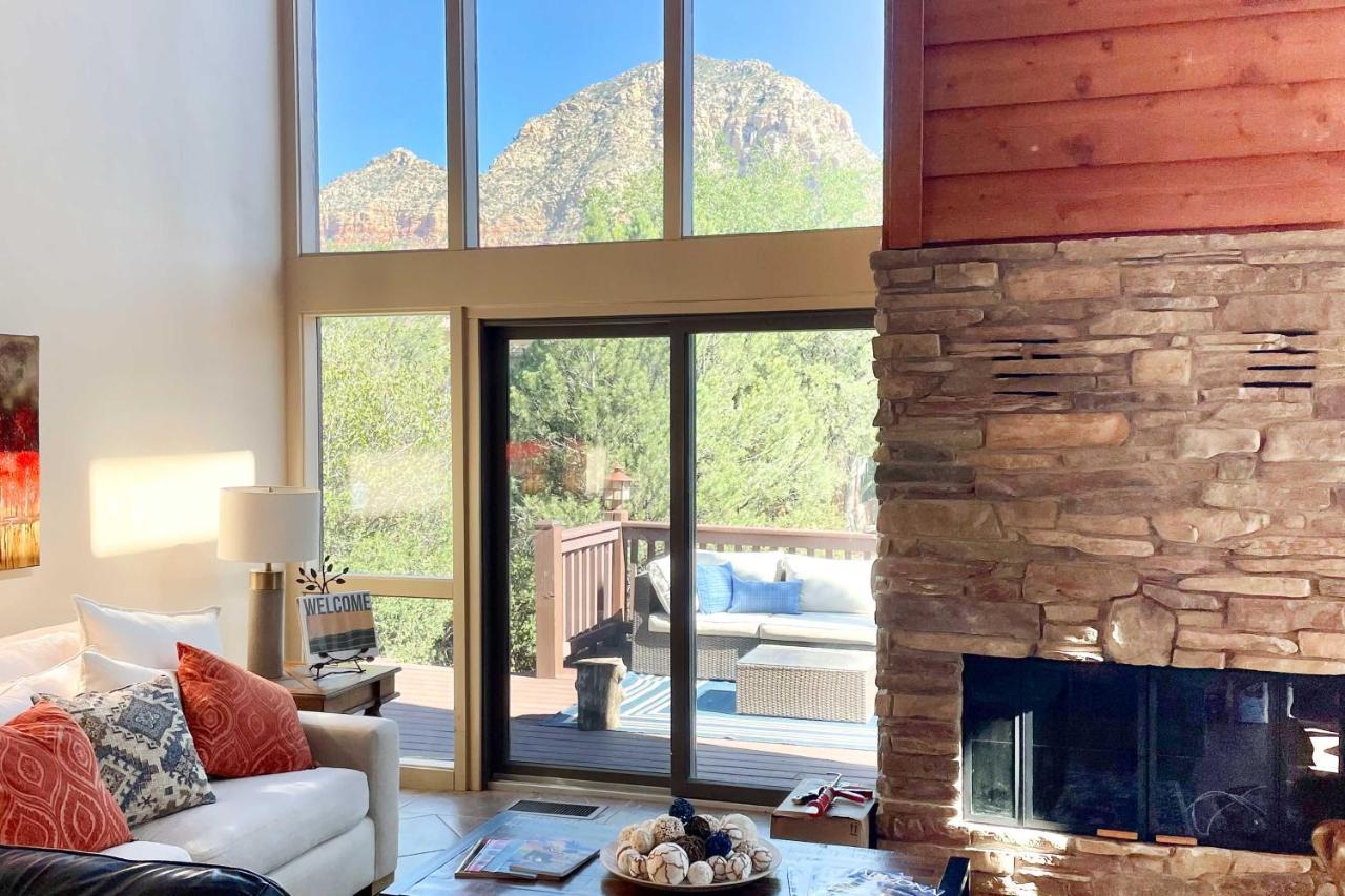 Holiday home Bright With Deck And Mountain Views! *