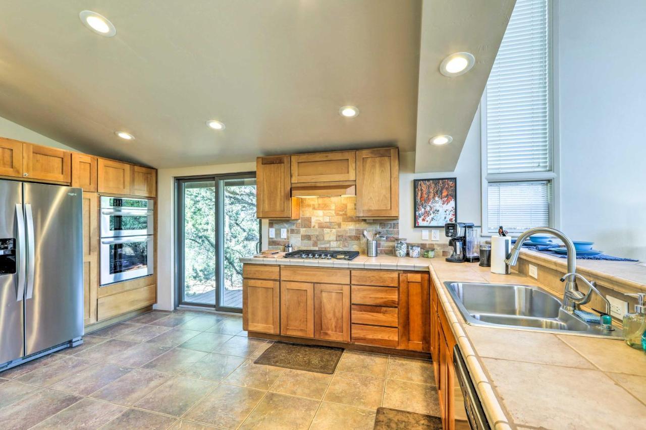 Bright With Deck And Mountain Views! * Sedona