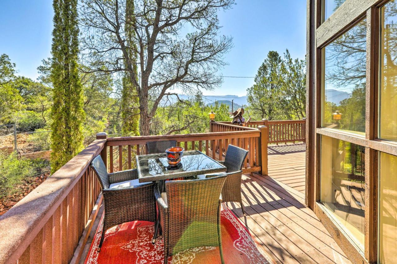 Holiday home Bright With Deck And Mountain Views!